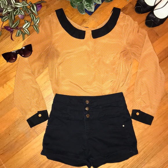 G•G Women Tops - Vintage | Peter Pan Collar Blouse! 🍂